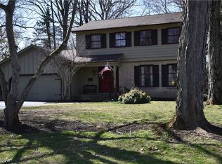 8074 Deerpath Dr, Youngstown, OH 44512