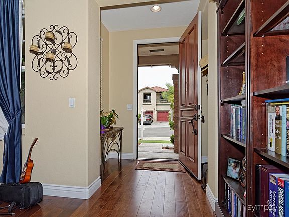 3rd image of 2748 Valleycreek Dr