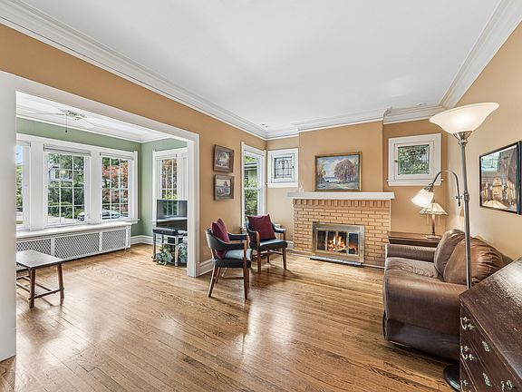 4th image of 619 N Grove Ave
