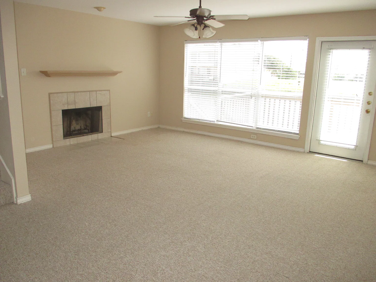 2 bed, 2.5 bath, 1220 sqft, $1,895 — Photo 3