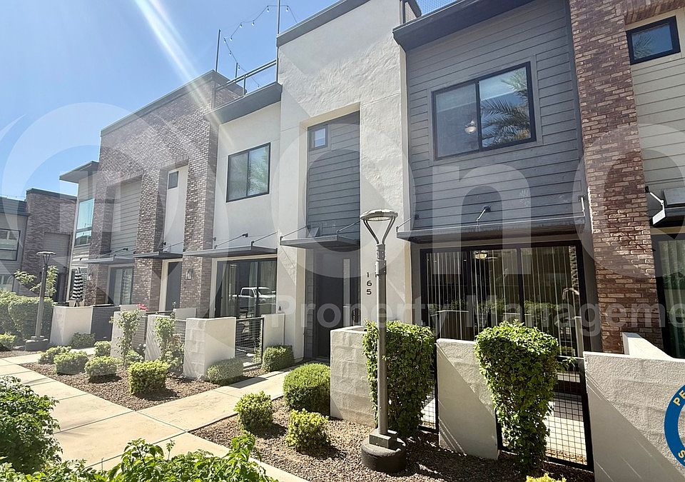 1st image of 165 E Hearne Way
