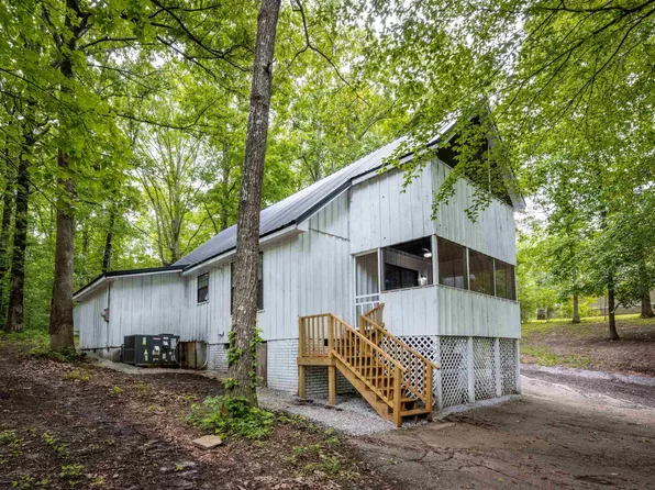 385 Westwood Acres Dr, Scotts Hill, TN 38374