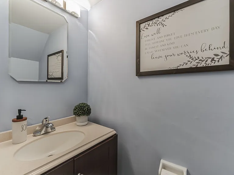 5920 Prince George Dr — Photo 13