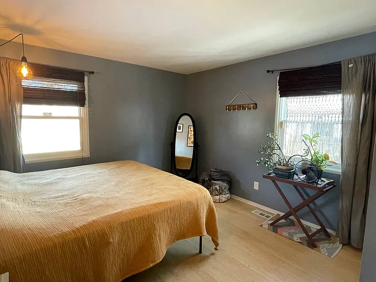 820 W Winding Way — Photo 5