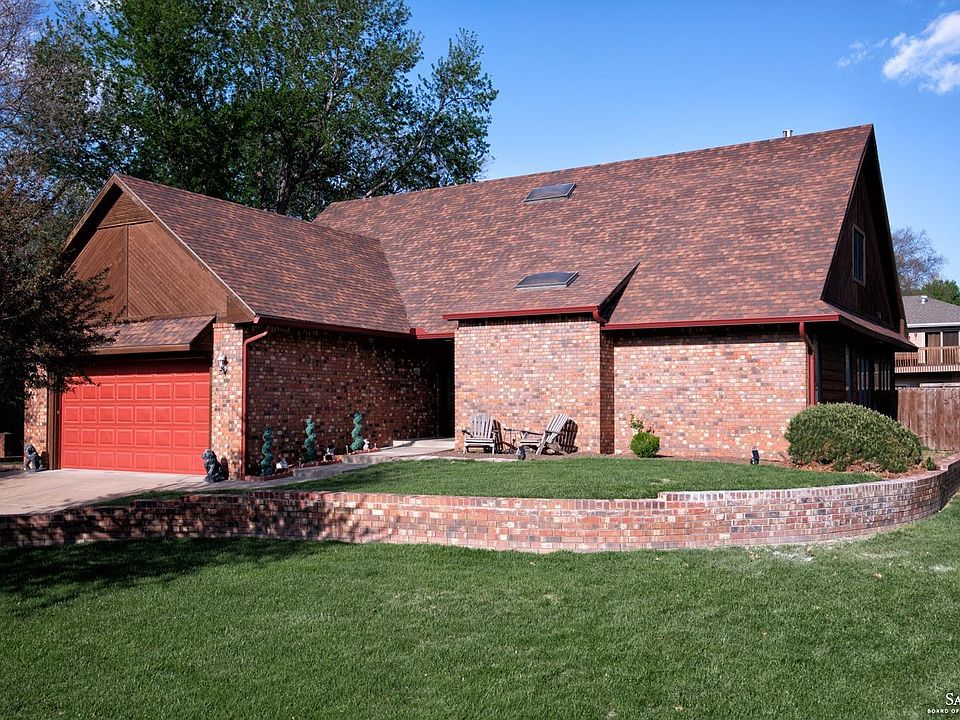 1st image of 135 S Estates Dr