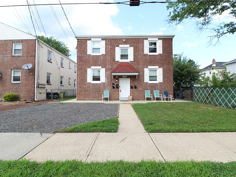140 Moffatt Ave #4 — Photo 2