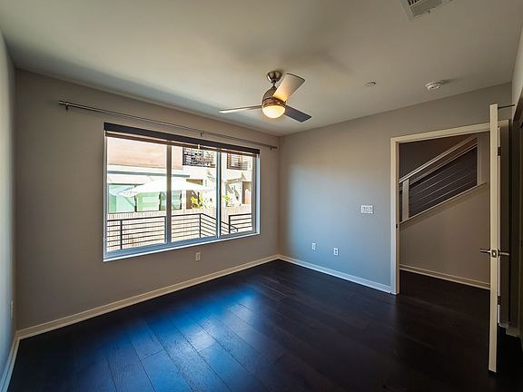 4th image of 2926 Rowena Ave Unit 2