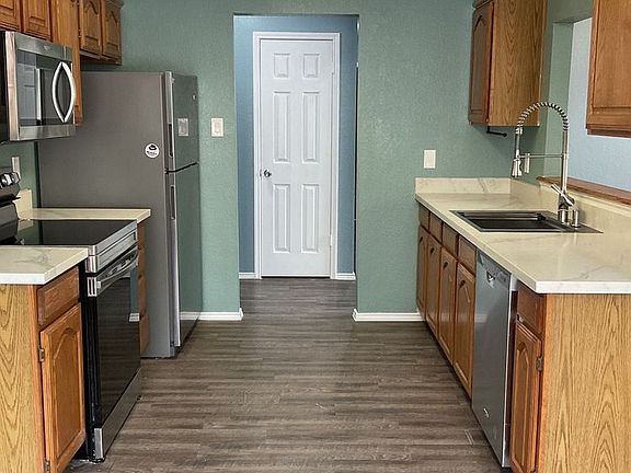 2nd image of 1910 Meadowbrook Dr