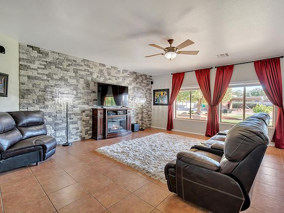 4th image of 31628 N Sunflower Way