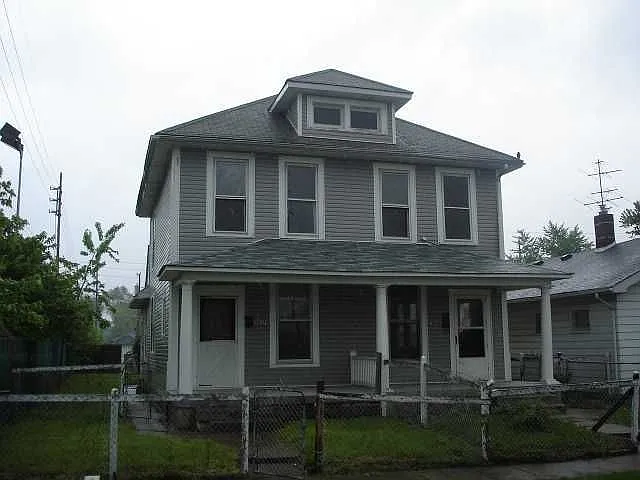 2035 E Maryland St photo 1