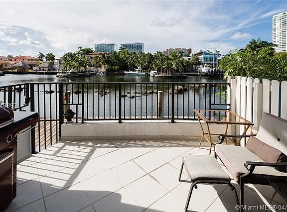 5th image of 337 Poinciana Dr #1007