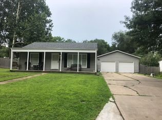 4205 SW Windsor Ct, Topeka, KS 66604