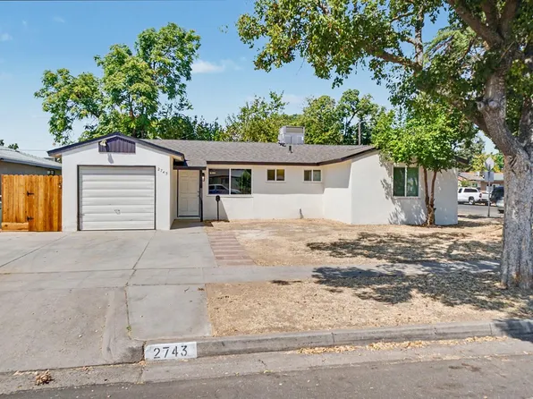 2743 E Ashcroft Ave, Fresno, CA 93726