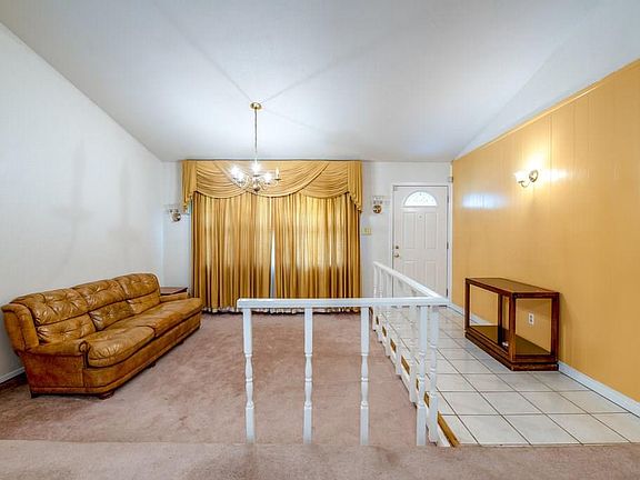3rd image of 426 Meadowhill Dr