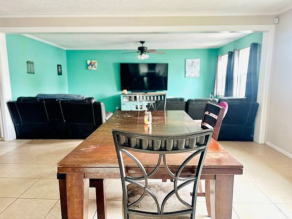 2nd image of 1703 Palomar Ln