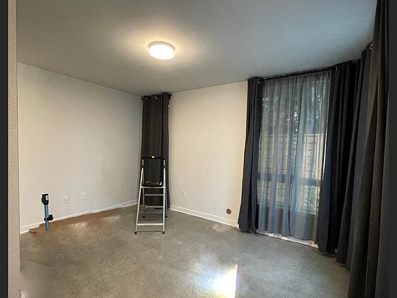 2nd image of 216 10th Ave E #A