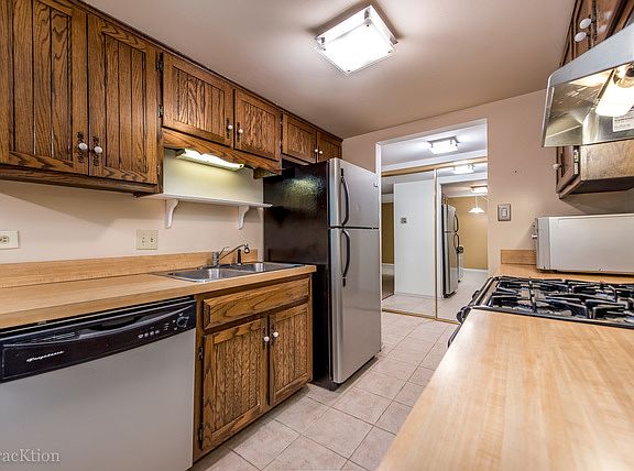 5th image of 8200 Woodglen Ln APT 103