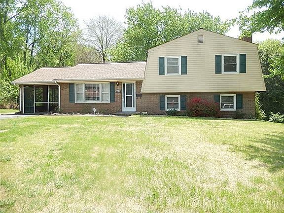 3rd image of 6012 Sunderland Pl