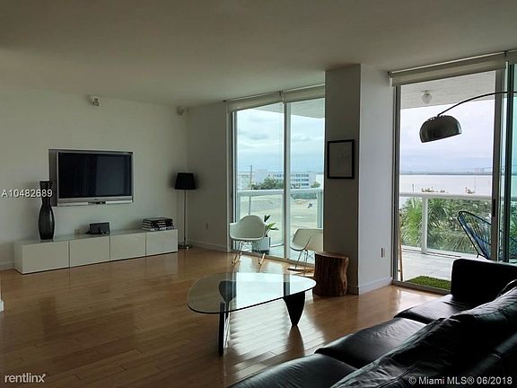 5th image of 10 Venetian Way #50B
