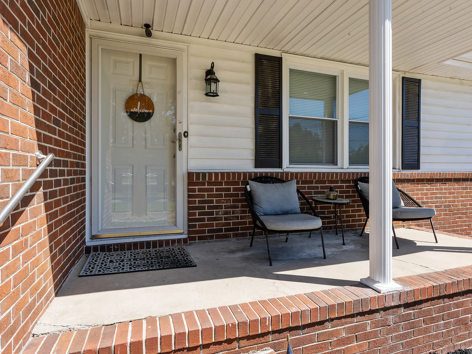 3 bed, 1300 sqft, $2,300 — Photo 3