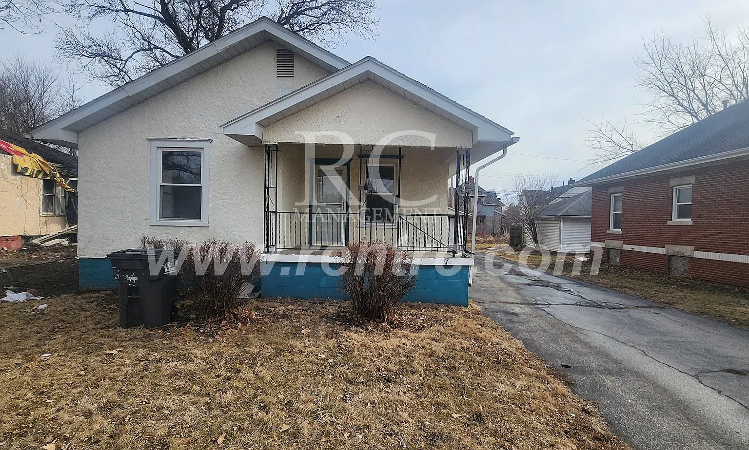 2 bed, $795 — Photo 1