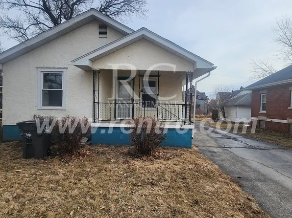 7 Fairweight Ave, Danville, IL 61832