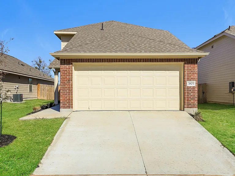 3803 Somers Crst — Photo 1