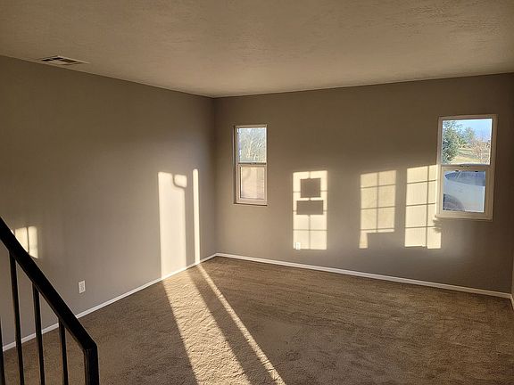 5th image of 26140 Hoover St