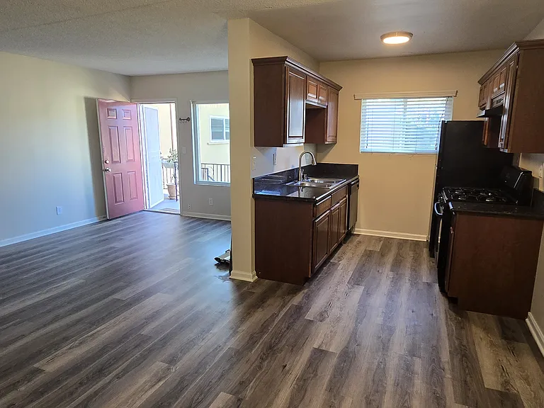 Felton Courtyard Apartments — Photo 7