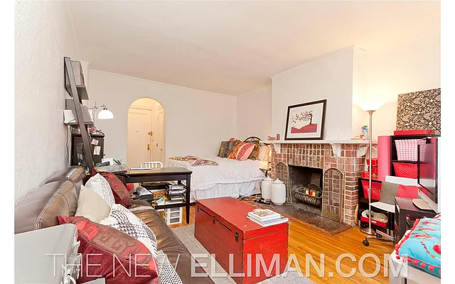Rented by Douglas Elliman | media 23