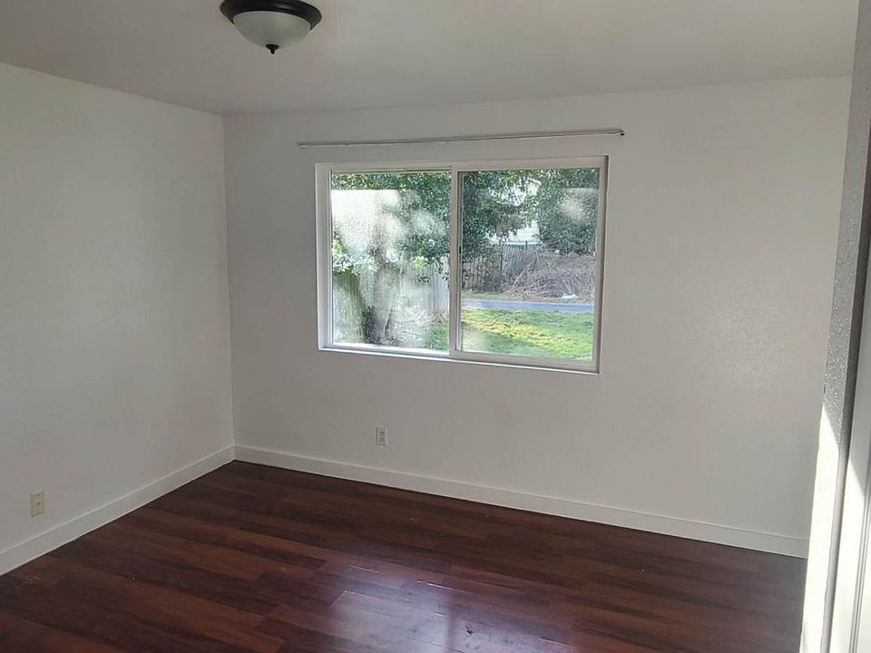 1st image of 27412 101st Ave NW