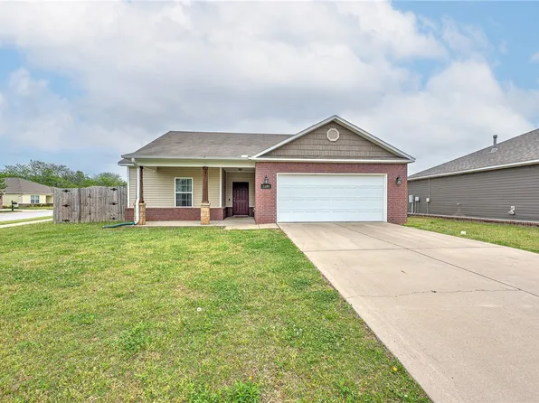 1189 S Gentle Valley Dr, Fayetteville, AR 72704