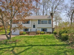 2 Orlando Pl, Norwalk, CT 06854