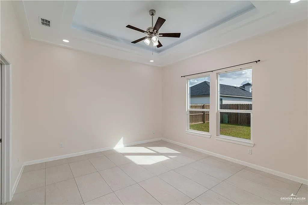 3 bed, 2.5 bath, 1797 sqft, $2,100 — Photo 3