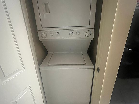 5th image of 210 S McLean Blvd APT 11