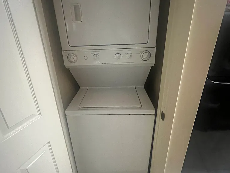 210 S McLean Blvd #11 — Photo 5
