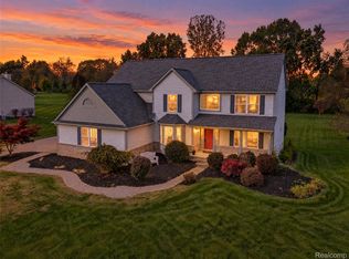 2753 Sand Hill Dr, Dexter, MI 48130