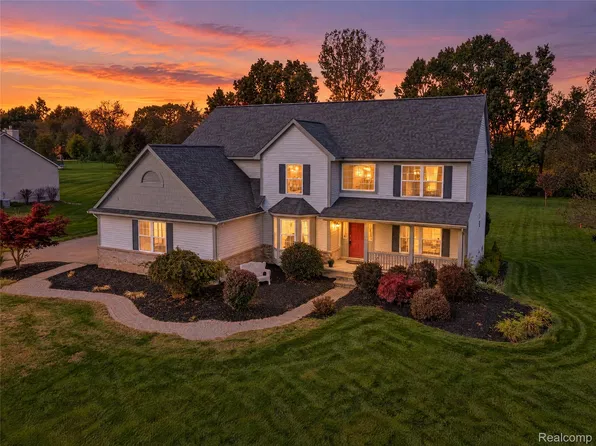 2753 Sand Hill Dr, Dexter, MI 48130