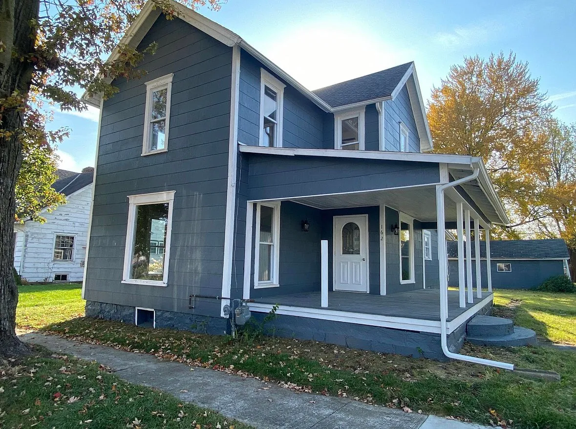 2 bed, 1.5 bath, 1648 sqft, $1,200 — Photo 1
