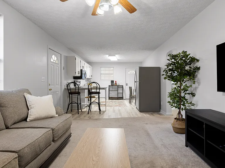 800 Poindexter Ave — Photo 16