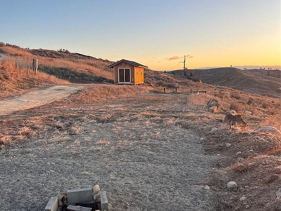 2nd image of 31 S Harmony Heights