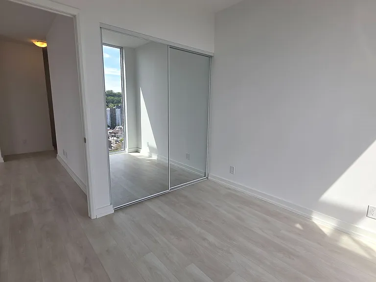 75 James St S #1710 — Photo 12