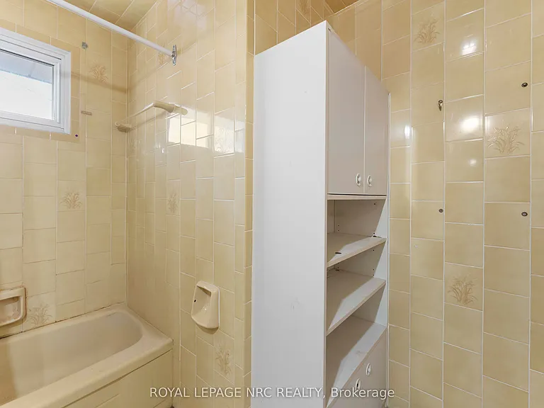 35 Eugene St — Photo 28