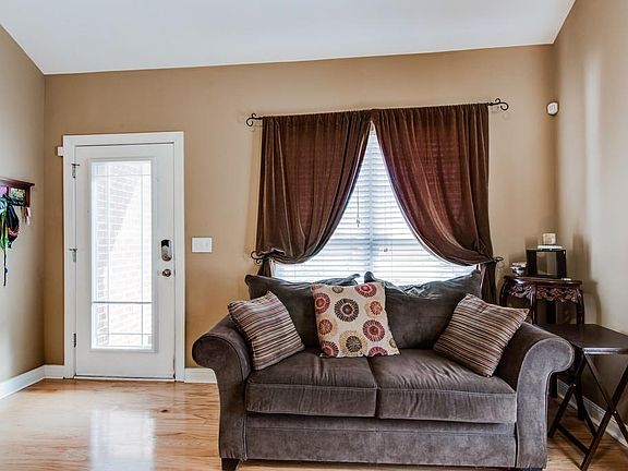 3rd image of 7041 Bridgeport Dr