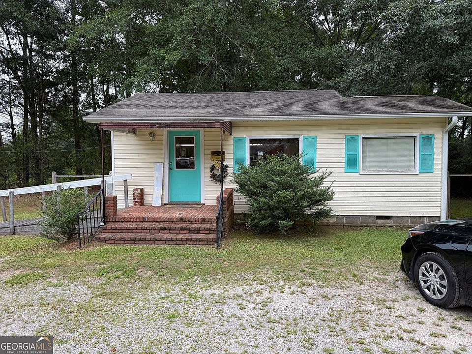 1st image of 122 Northeast St E