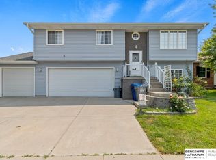 2454 NW 45th St, Lincoln, NE 68524