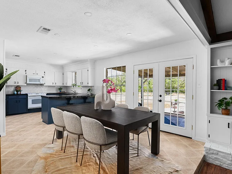 301 Retha Dr — Photo 6