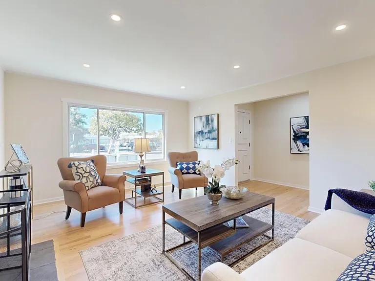 608 Charter St — Photo 1