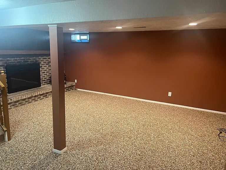 Willowrun Dr — Photo 12