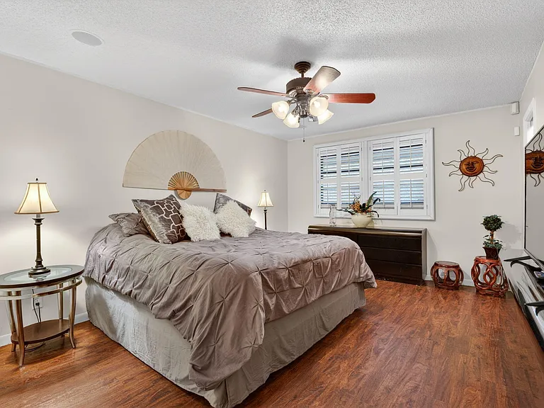 3951 NE 17th Ave #703 — Photo 9